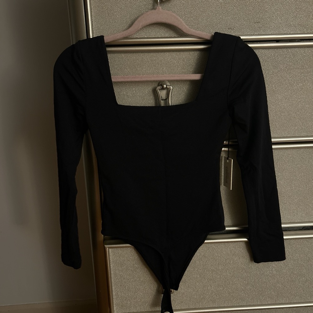 Aritzia babaton contour bodysuit